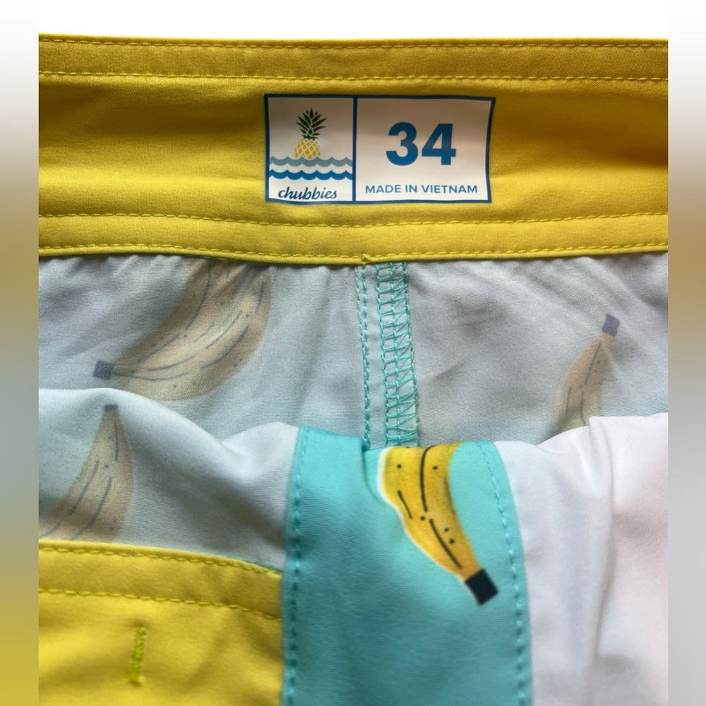 Chubbies Men's Banana Print Swim Shorts - Yellow and Blue - Picture 7 of 9